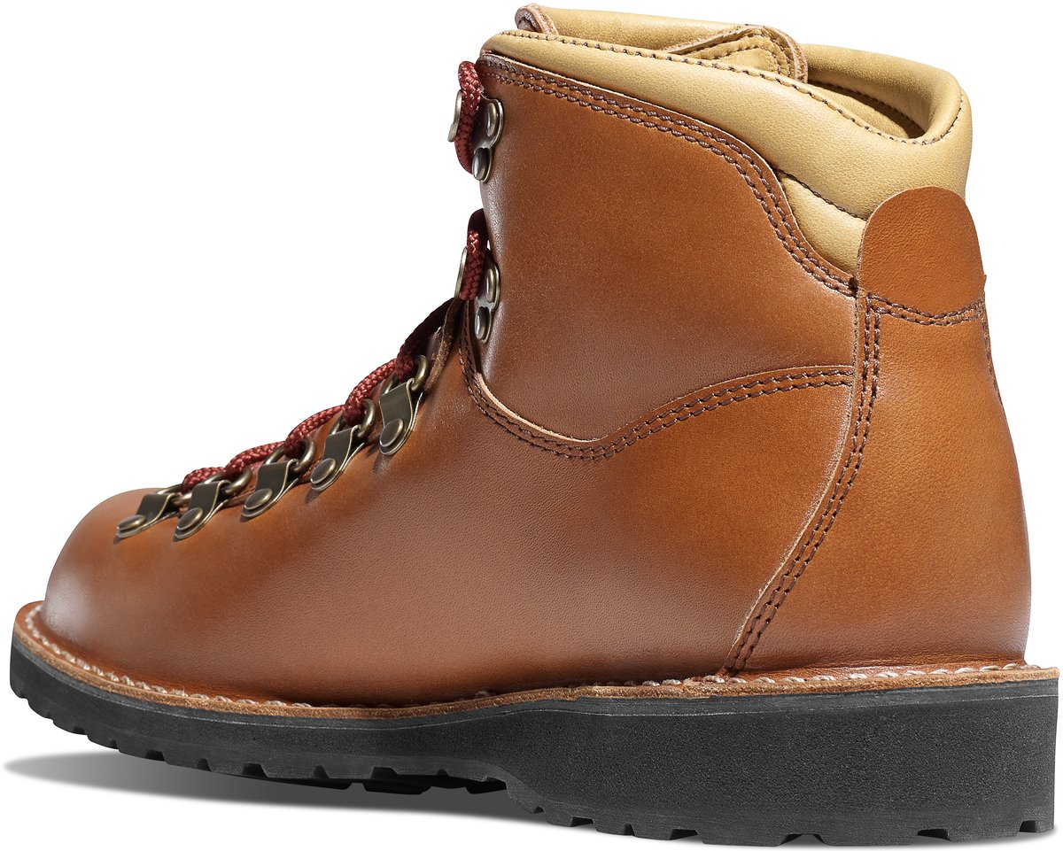 Danner Mountain Pass Horween Rio