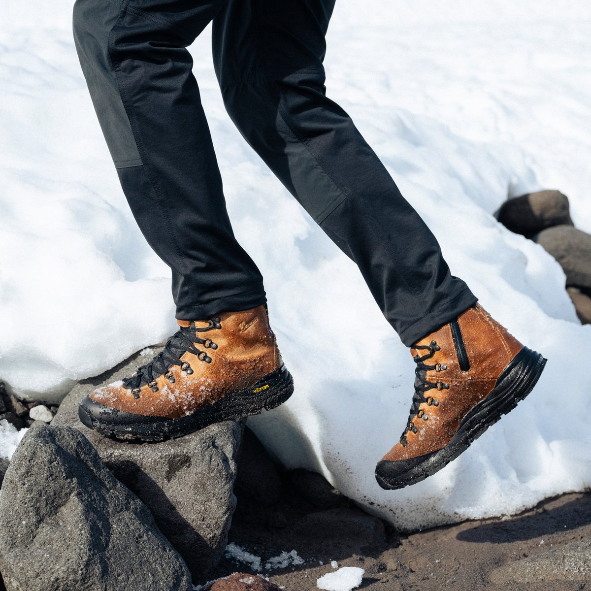 Danner Arctic 600 Side-Zip Bone Brown/Jet Black 200G