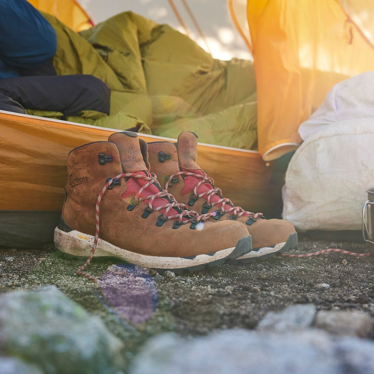 Danner Mountain 600 EVO Mocha Brown/Rhodo Red