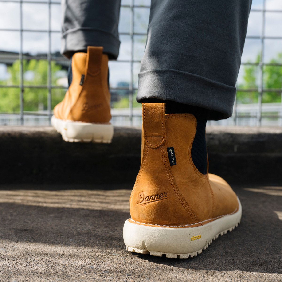 Danner Tramline Chelsea 917 GTX Roasted Pecan