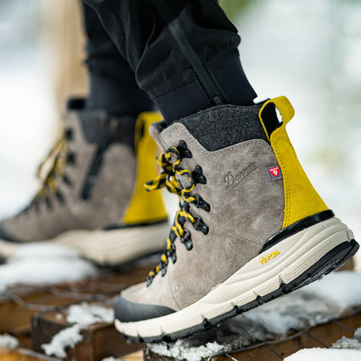 Danner Arctic 600 Side-Zip Driftwood/Yellow Insulated 200G